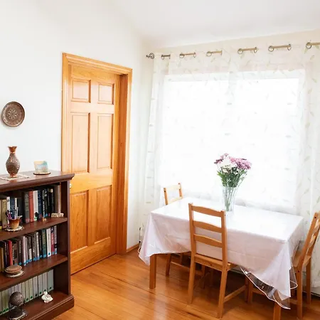 Beautiful Apartment-5 Beds-Full Kitchen-Parking-Super Clean!